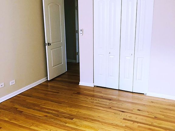 5th image of 7200 S Stony Island Ave #7202-2S