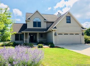 17300 Locust Ln, Petersburg, IL 62675