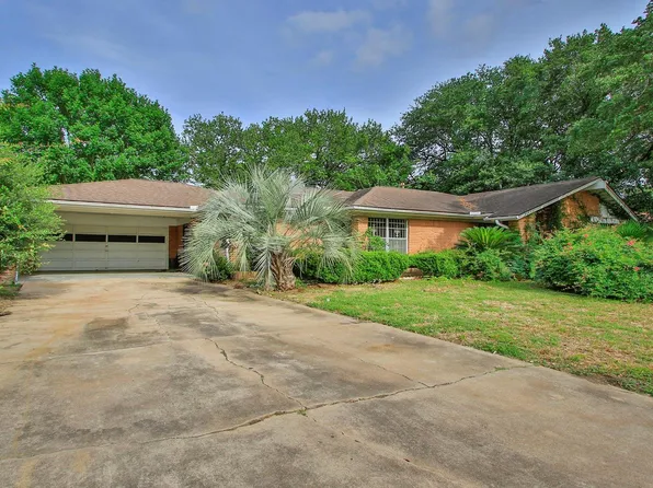 8215 Glencrest St, Houston, TX 77061