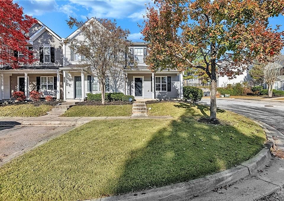 1st image of 701 Crestwell Cir SW