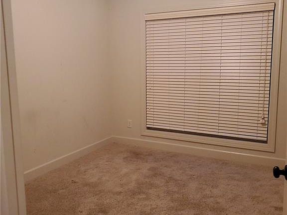 5th image of 2045 Waterford Ln