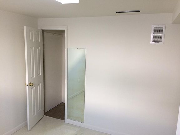 Another view of the laundry area.