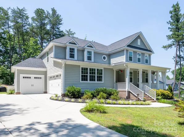 4237 Island Fox Ln, Denver, NC 28037