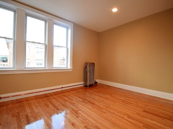 5th image of 72 Egmont St APT 3A