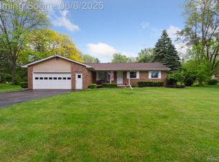 3050 Dillon Rd, Flushing, MI 48433