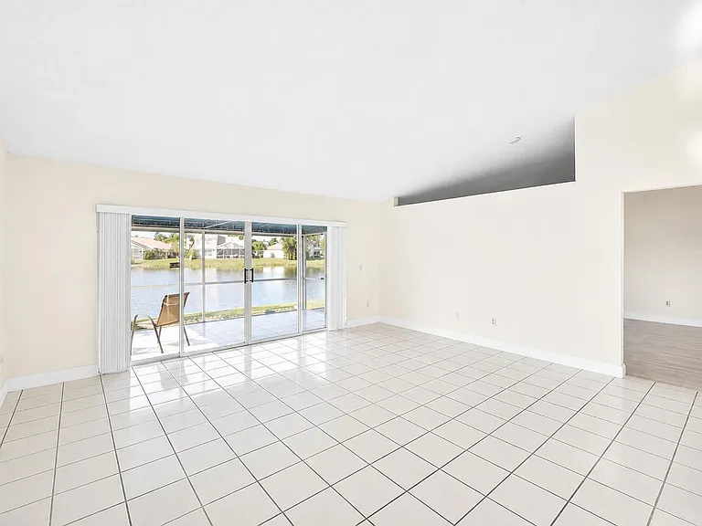 9581 Tavernier Dr — Photo 9
