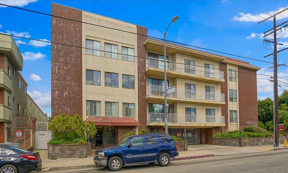 1st image of 19029 Nordhoff St Unit 310