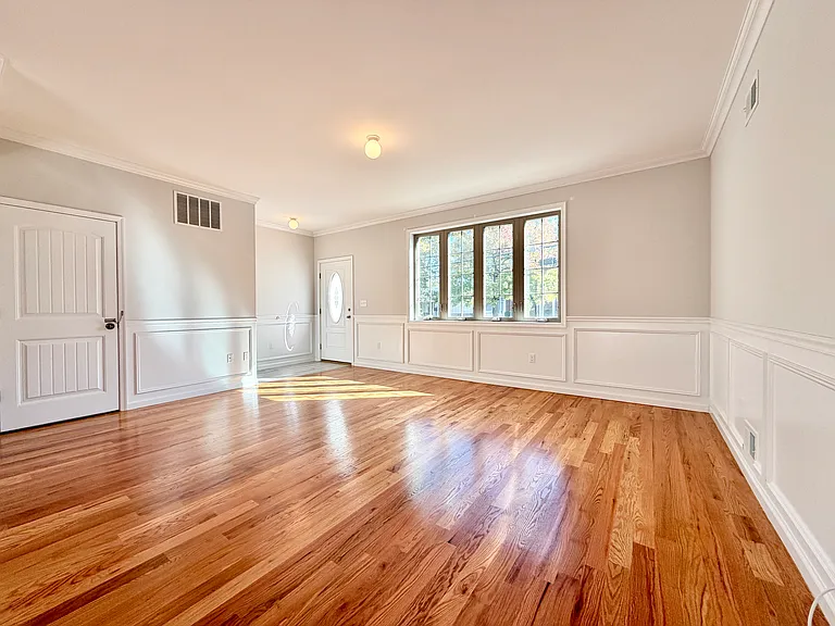 356 Bryson Ave #1F — Photo 2