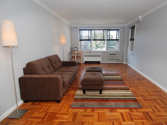 Living Room/Bedroom