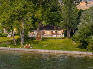 3080 Jackson Blvd, Highland, MI 48356