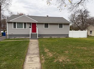 54 Streckfus Rd, Stratford, CT 06614