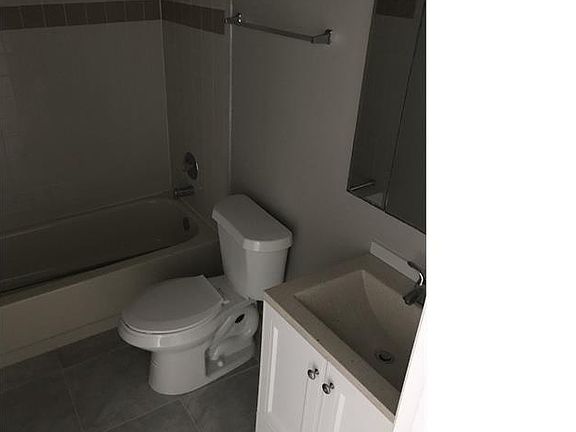 5th image of 1834 Meadows Cir W #1834
