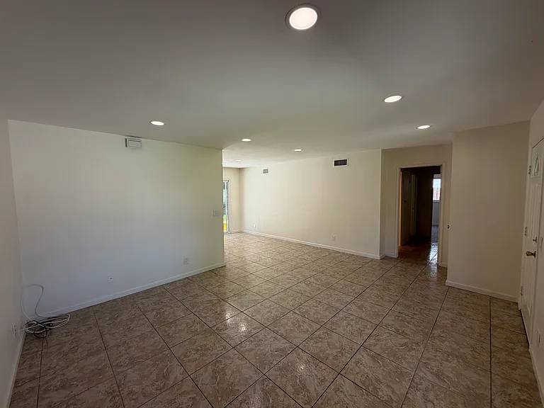 14921 Pinehaven Rd — Photo 4