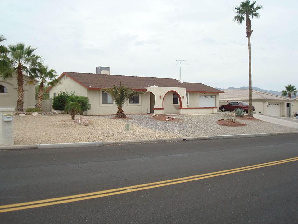 2nd image of 2460 Daytona Ave