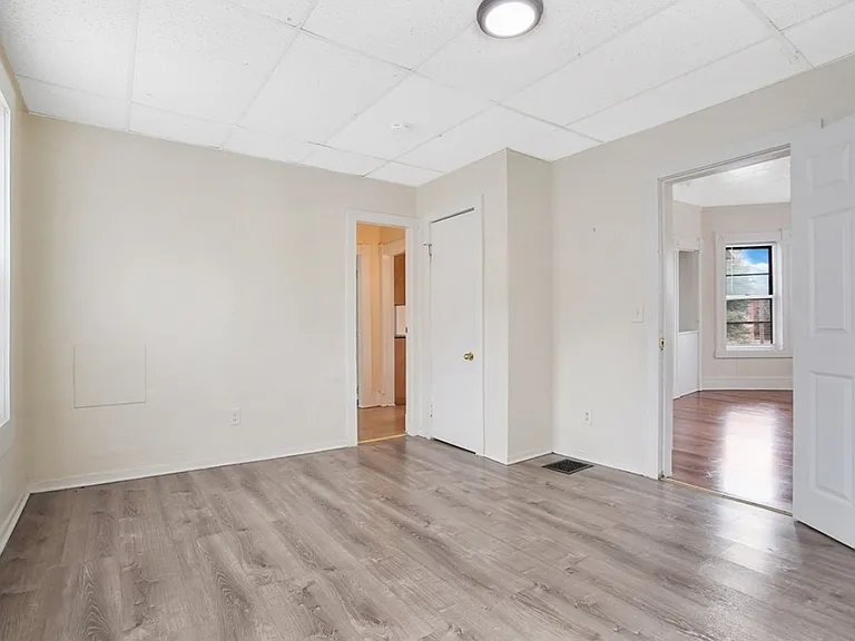 1614 Dwight St #2 — Photo 24