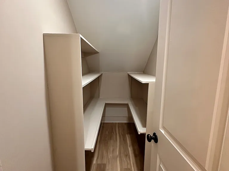 99 Devlieg Ave — Photo 5