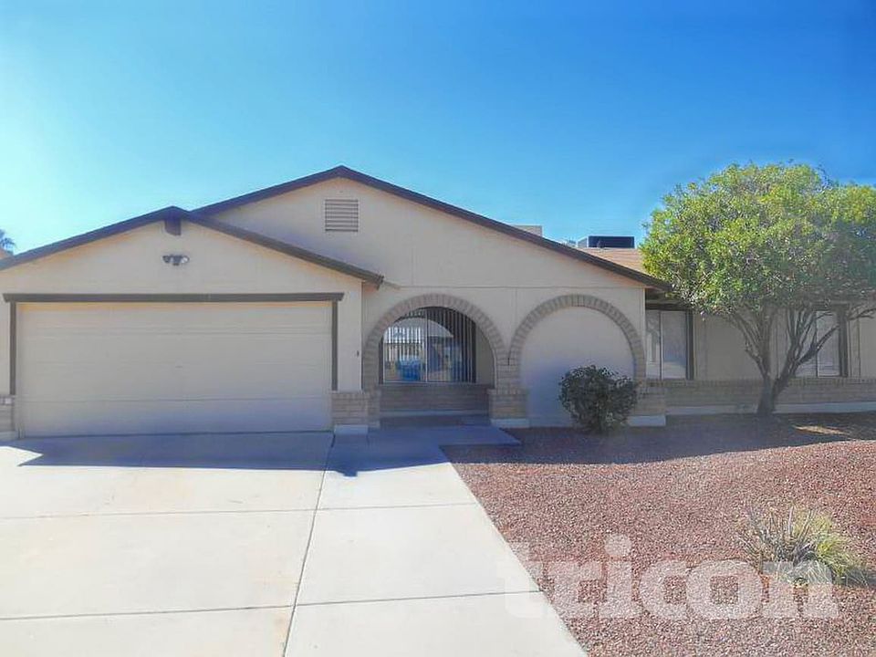 1st image of 3701 E Greenway Ln