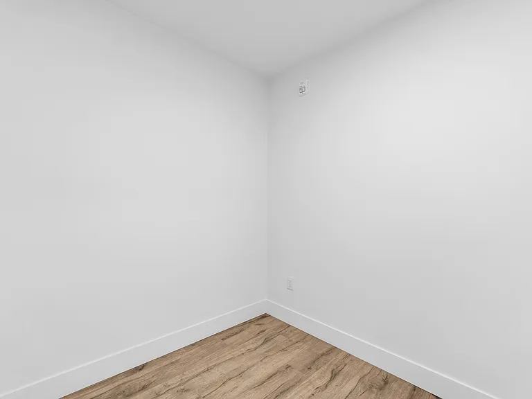 6338 King George Blvd #310 — Photo 20