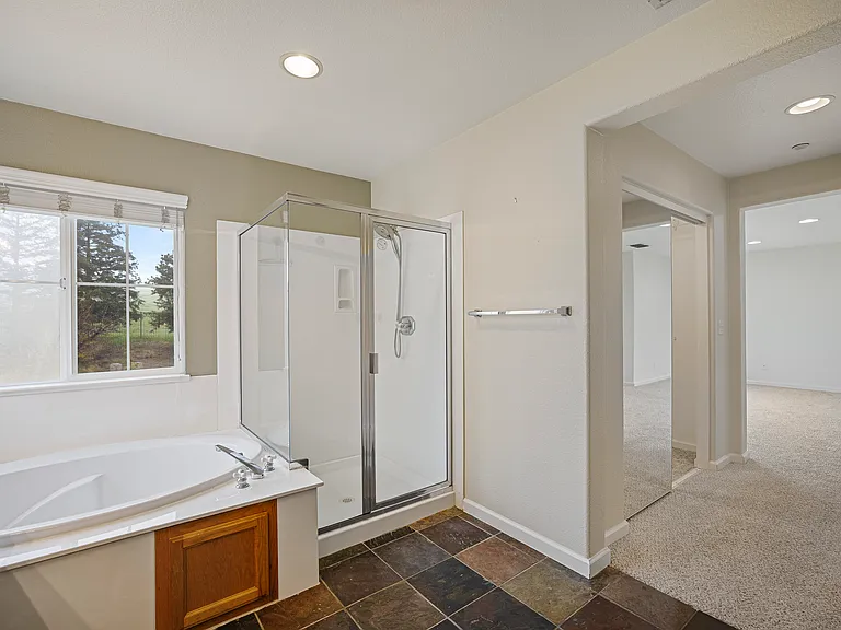 729 Copperfield Ct — Photo 40