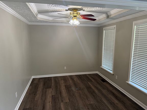 5th image of 271 Warbler Rd