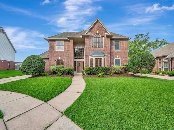 13714 Robin Hill Ct, Houston, TX 77059