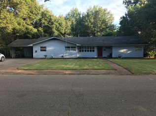 112 Mimosa Dr, Leland, MS 38756