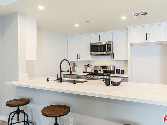 3rd image of 7022 Alabama Ave #302