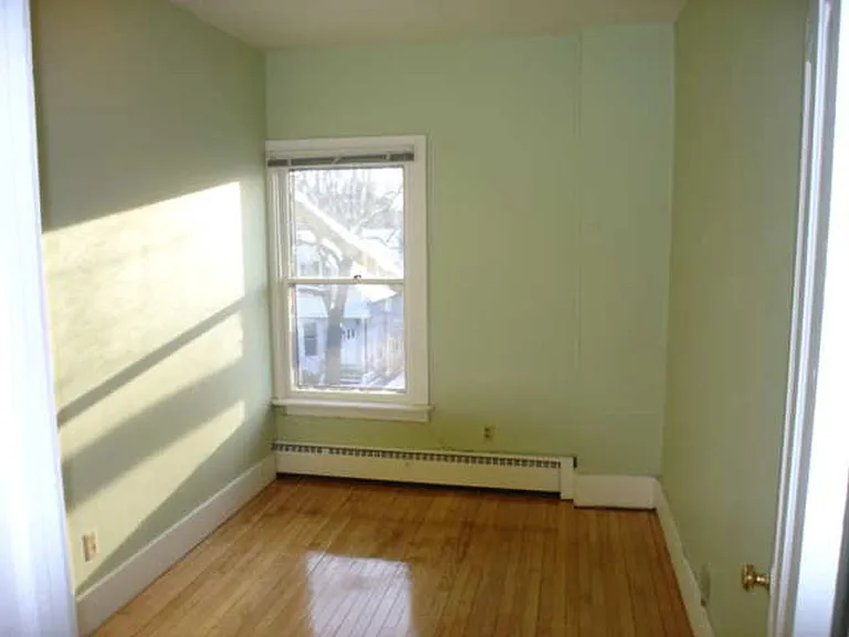 703 E Gorham St — Photo 9