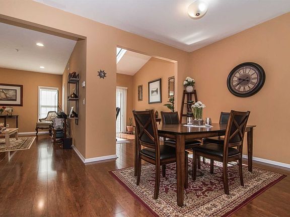 5th image of 204 Kettles Ln