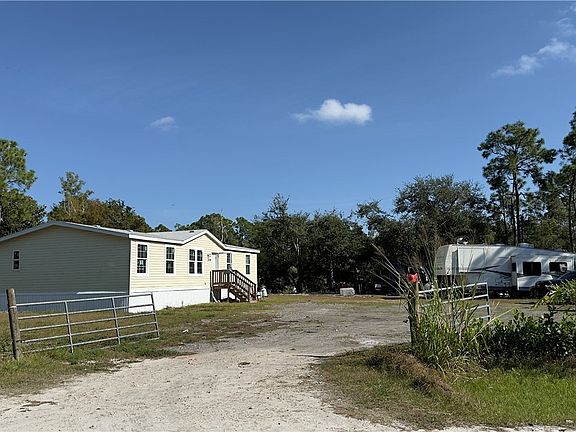 2nd image of 28119 Crescent Lake Dr