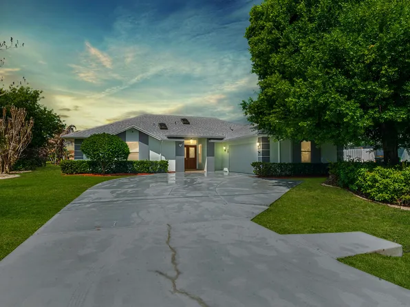 5400 NW Emblem Street, Port St Lucie, FL 34983