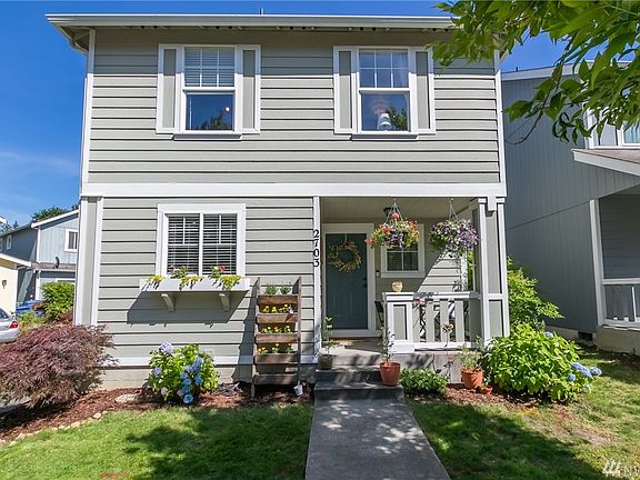 4th image of 2703 8th St SE