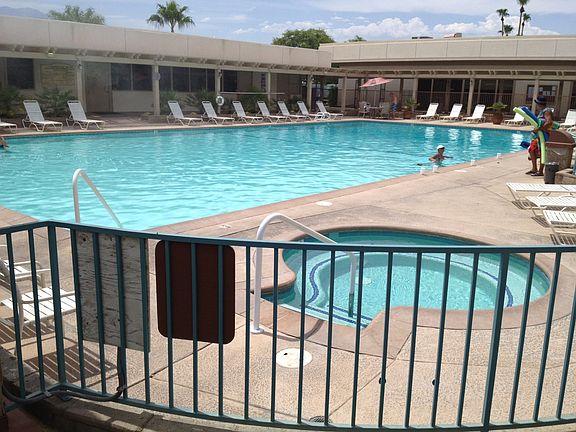 Club House Pool / Hot Tub