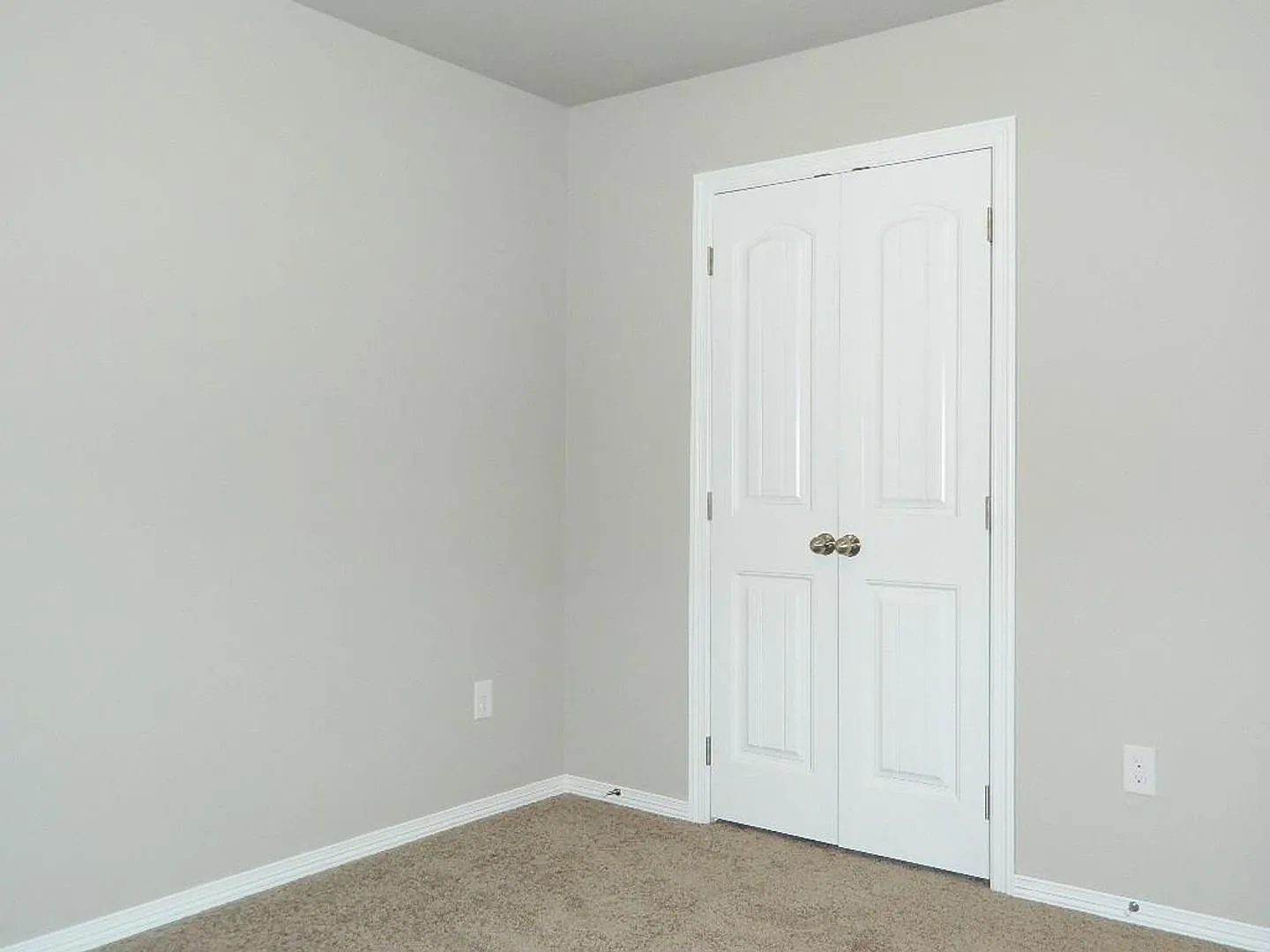 4 Bedroom, 2 Bathroom Home With 2 Car Garage Close To Tinker Afb — Photo 2