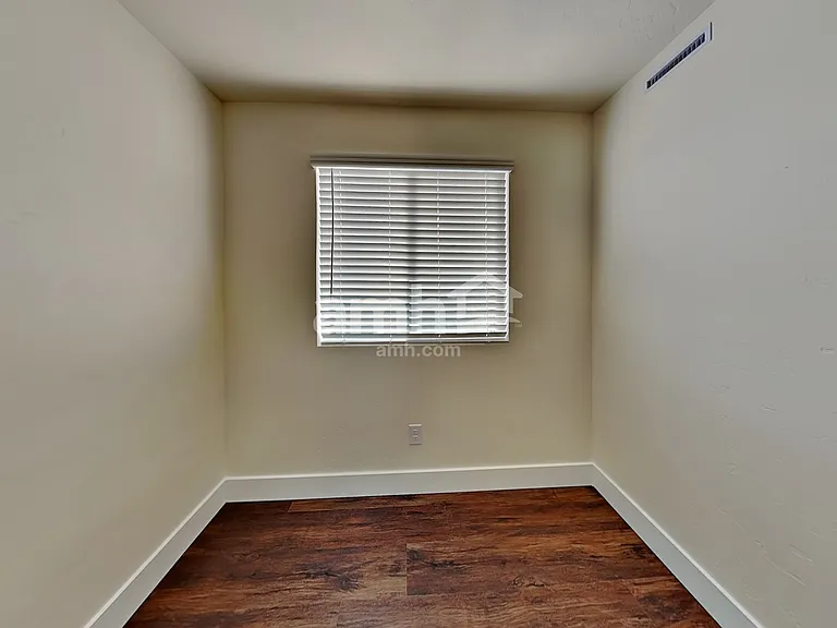 1407 E Ludlow Dr — Photo 7
