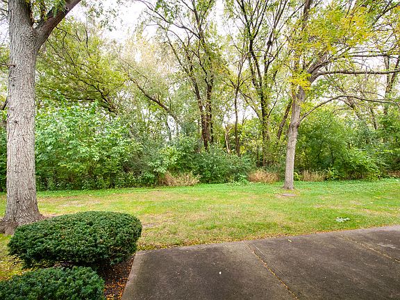 4th image of 4837 Creek Dr
