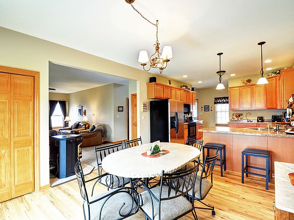 5th image of 160 N Wild Flower Ln