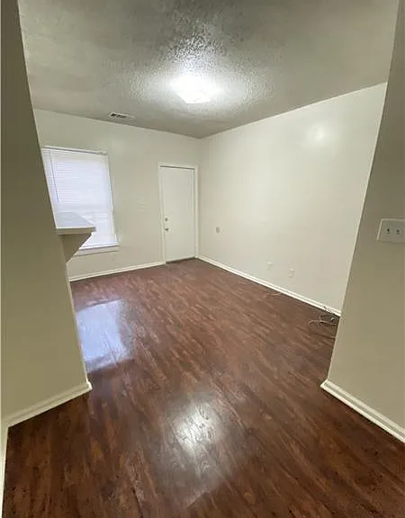 344 Price St — Photo 3