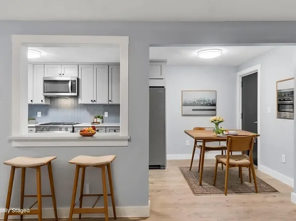20 Colonial Dr Unit 10, Andover, MA 01810