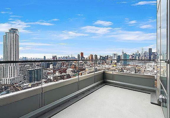 3rd image of 3 Court Sq #2111