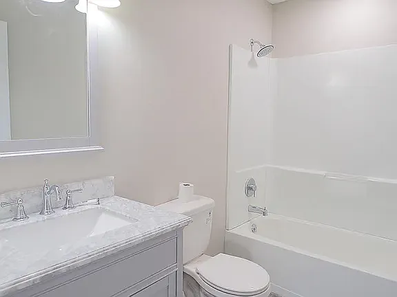 184 1st Ave #1 — Photo 5