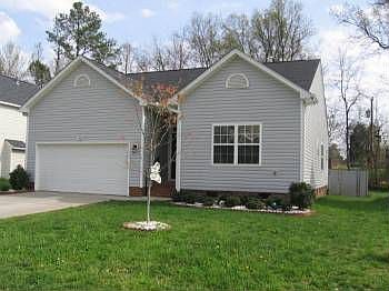 2nd image of 1401 Hollythorn Dr