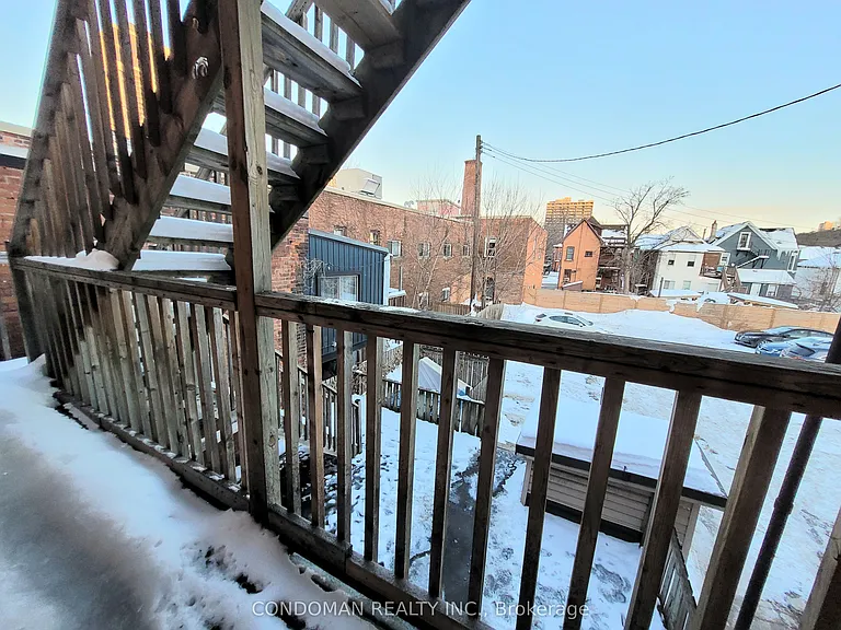135 John St S #4 — Photo 9
