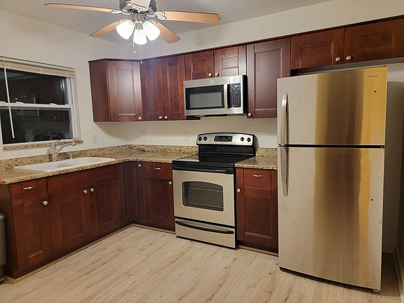 3rd image of 709 S Crest Ave
