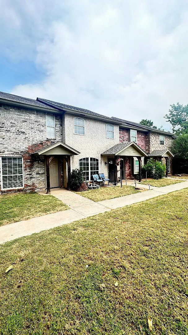 14117 SE 29th St - E — Photo 4