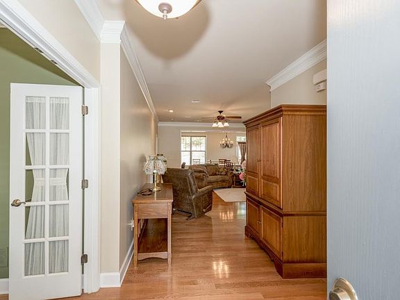 4th image of 519 Bonneset Ct