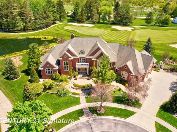 8 Appleshire Ct, Freeland, MI 48623
