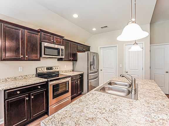 4th image of 5624 Goodwin Ct