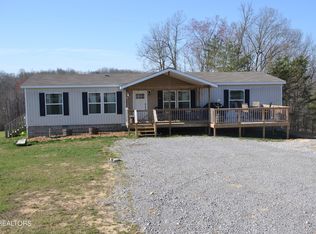 1033 Flynns Cove Rd, Crossville, TN 38572