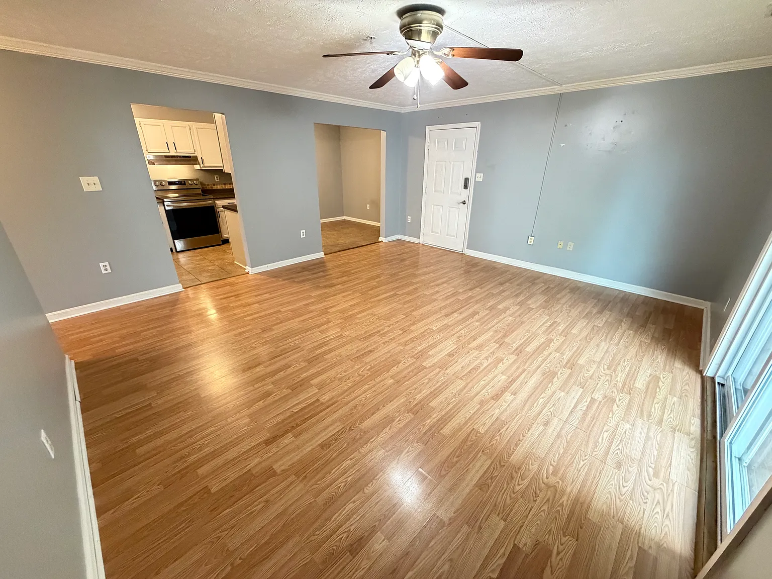 2 bed, 1195 sqft, $1,495 — Photo 4